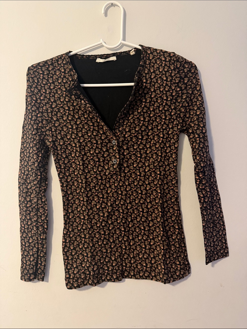 Doen Black Long-Sleeve Henley Top with Pink Floral Print